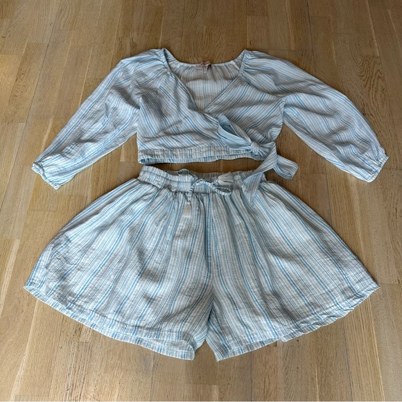 BCBG Wrap Blouse S - Picture 8 of 8